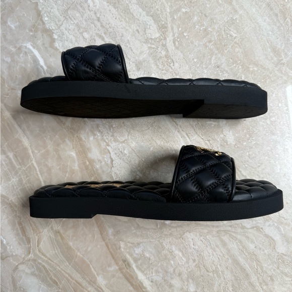 Chanel Slide Sandals Quilted Lambskin Size 38 - Picture 7 of 14